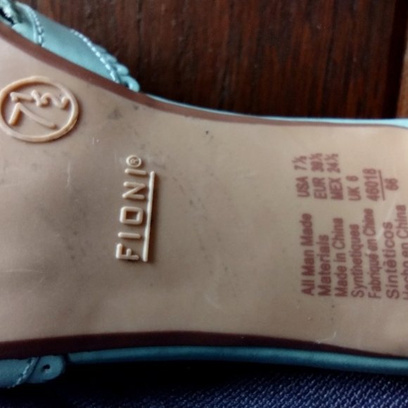 Fioni Aqua Dress Heeled Sandal, Size 7 1/2 - Picture 5 of 6